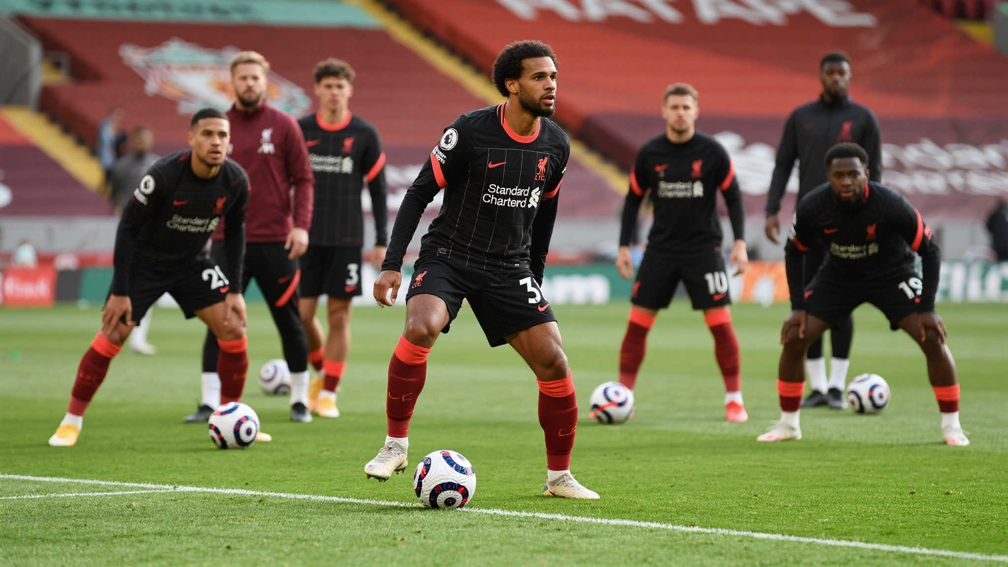 利物浦队史转会纪录刷新!官方宣布维尔茨加盟红军 纵观目前阵容框架,中前卫接连开启洗牌动作,包括法比